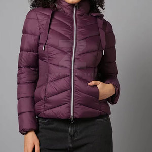 Vestes matelassées pour femmes fabriquées en usine, meilleur prix, vêtements d'hiver à bas prix, fabriquées au Pakistan, haute qualité, coupe-vent, écologiques - Product Image 2