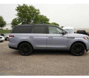 Construido estándar 2024 Lin-coln Navi-gator etiqueta negra - Product Image 3