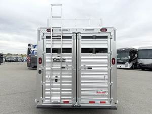 Remolque ganadero Gooseneck de aluminio blanco de 3 ejes con puerta lateral y rampa trasera - Product Image 5
