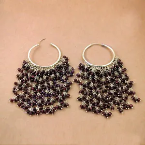 Pendientes Largos de Moda para Mujer, Aro Plateado con Cuentas de Granate para Uso Diario - Product Image 1