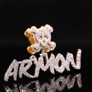 Colgante Unisex de Acero Inoxidable con Diamantes de Imitación Personalizado Estilo Hip Hop - Product Image 1