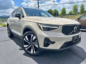 Seminuevo Clean 2025 Vol.-VO 2. 2 B5 Ultimate Sport Utility 4D - Product Image 2