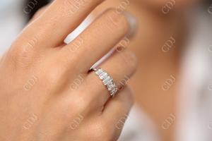 แหวนแต่งงานทรงทันสมัย หลายรูปทรง ทองคำ 14K ชุบทองคำขาว ประดับเพชรแท้ทรงบาแก็ตต์ แบบครึ่งวง ดีไซน์เก๋ น้ำหนัก 0.71 กะรัต ระดับความสะอาด SI - Product Image 5