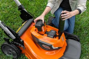 (H&S) Tondeuse à gazon électrique Husqvarna Lawn Xpert LE322R - Product Image 4