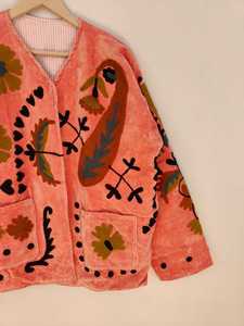 Veste en velours brodée Suzani, faite à la main, motif floral bohème, manteau vintage tribal, vêtement extérieur unique, veste artisanale distinctive - Product Image 4