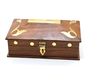 Cajas de Madera Multiusos con Incrustaciones de Latón Talladas a Mano de la India, Artesanías de Madera Natural y Letreros de Pared - Product Image 1