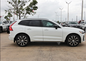 VOLVO XC60 2023 USADO, NUEVO, con Volante a la Izquierda/Derecha - Product Image 3