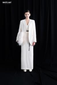 แจ็คเก็ตผู้หญิงที่ขายดีที่สุด PERA SINGLE- เสื้อเบลเซอร์คอปกไร้คอสีดําสีขาวผ้าฝ้ายอินทรีย์ย่นแฟชั่นที่ยั่งยืน - Product Image 6