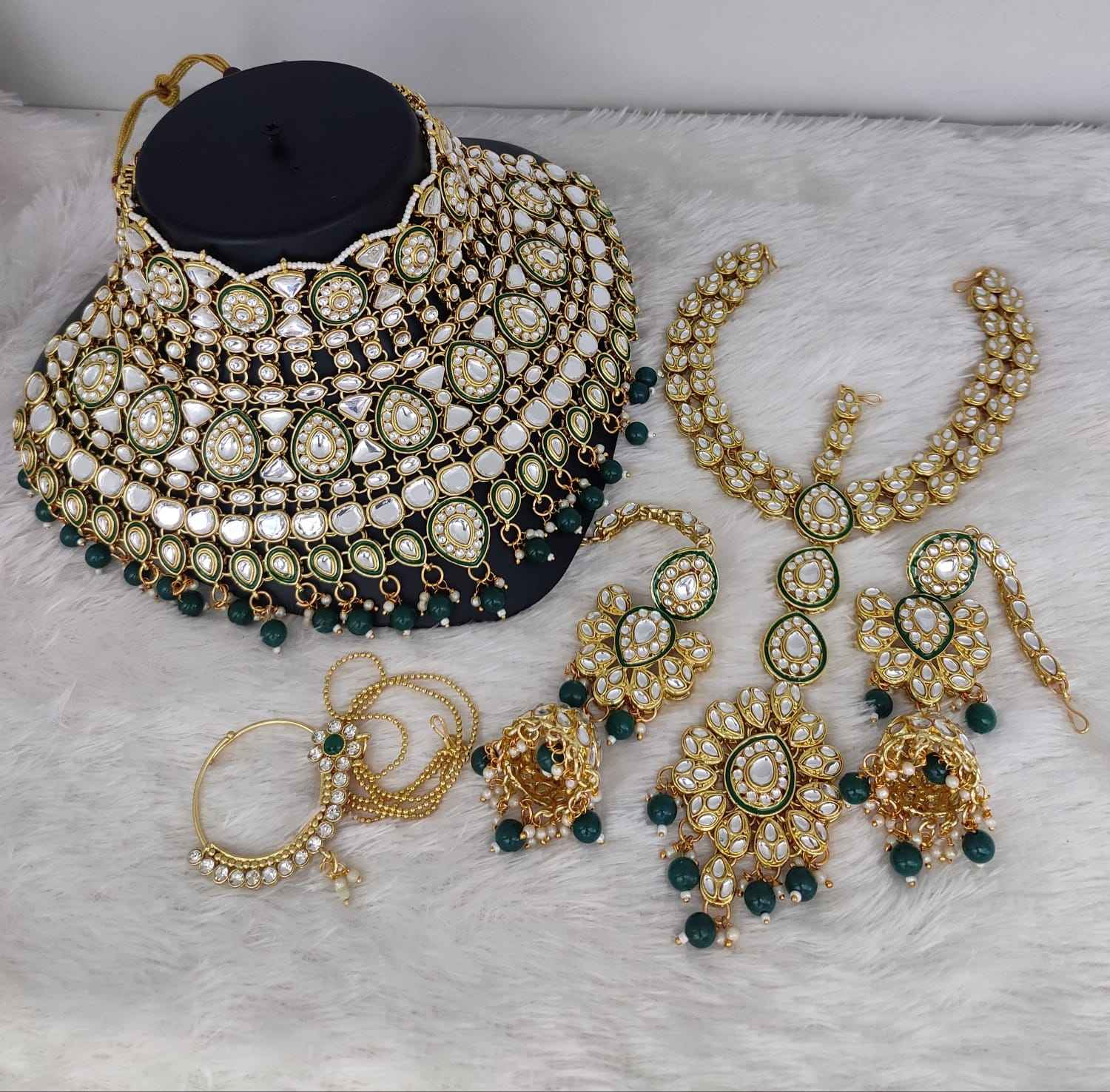 สีเขียว