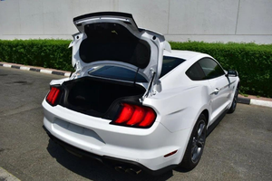 Autos Usados Mustang Sedán con Caja de Cambios Automática, Neumáticos R18, Interior de Cuero Oscuro, Tracción Delantera, Cámara Trasera, Gasolina - Product Image 3