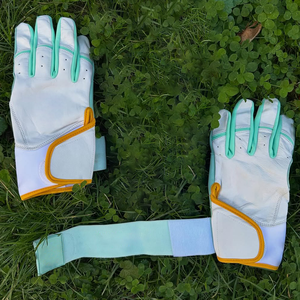 Guantes de Bateo de Béisbol Profesionales Personalizados con Logotipo, Ligeros, Transpirables y Duraderos, Modelo Pro Classic para Béisbol y Sóftbol - Product Image 4