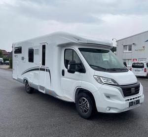 Luxury Lightweight 4x4 Motorhome Modern Fiberglass Mini Caravan Self-Propelled 4 People Truck Camper - Product Image 3