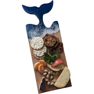 Tabla de servir de madera con mango en forma de cuerno con resina azul rellena tabla de cortar de alta calidad diseño de tendencia Venta caliente - Product Image 6