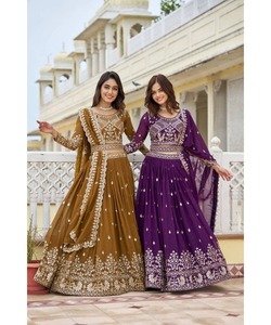 Lahenga rouge de luxe et Choli pour filles mariage et broderie de velours de mariée avec tenue de fête de travail en perles - Product Image 6