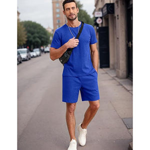 Conjunto de camiseta y pantalones cortos para hombre con logotipo personalizado, cómodo atuendo atlético de dos piezas para deportes de fitness y ropa de calle - Product Image 5