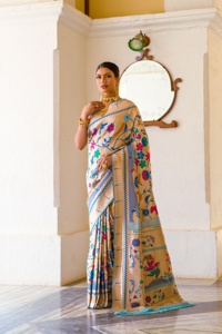 El último diseñador Banarasi Soft Silk Zari Weaving Saree de Fab Zone - Product Image 4