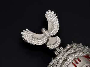 Colgante Religioso Personalizado de Jesucristo en Plata de Ley 925 con Incrustaciones de Diamantes Moissanite VVS, Elegante Colgante Unisex - Product Image 3