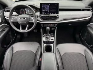 Jeep Compass Latitude 2024 Usado en Buen Estado - Product Image 2