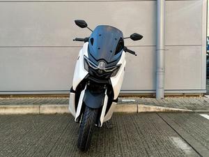 Disponible NMAX 125 (Motocicleta) - Product Image 1