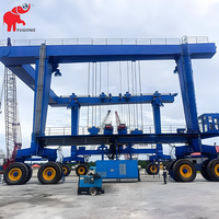 Grue hydraulique mobile certifiée CE pour bateaux, idéale pour la réparation de yachts, le transport et le mise à l'eau des bateaux en quai.