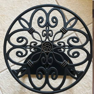 Vente en gros de tuyaux d'arrosage familiaux noirs Handyman avec irrigation Support de tuyau d'arrosage en métal Robinet d'arrosage pour l'aménagement paysager - Product Image 1