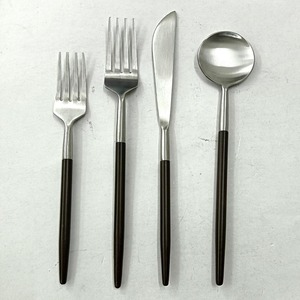 100% calidad genuina al por mayor hecho en La India cubiertos sostenibles uso duradero para hotel y restaurante 2 tenedor cuchillo cuchara juego de cubiertos - Product Image 1