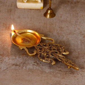 Diya de latón decorativo perfecto para Pooja y decoración del hogar lámpara Diya de latón un toque clásico para tus rituales y celebraciones - Product Image 4