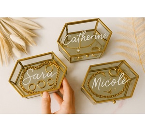 กล่องเครื่องประดับแก้วสีทองหรูหราสง่างามเหนือกาลเวลาพร้อมงานฝีมือสำหรับคนที่มีรายละเอียดที่เน้นความงาม - Product Image 1