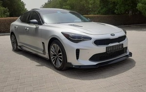 Ventes précipitées Kias Stingers 2.0T 2.0L Ventes saisonnières Voitures d'occasion haut de gamme - Product Image 3