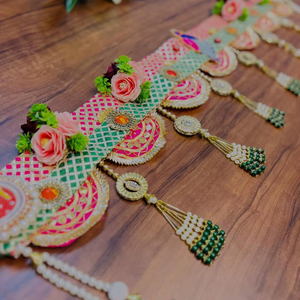 Venta al por mayor de puerta festiva India colgante Toran Bandhanwar | Decoración de lujo Shubh-Labh con rosas, cuentas y trabajo de Gota - Product Image 4