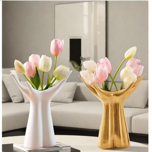 Vase végétal doré et vase à fleurs design idéal pour la décoration intérieure personnalisé fait à la main meilleur décor intérieur et design fait main - Product Image 1