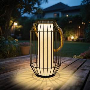 Lanterne en métal pour usage intérieur et extérieur, vente en gros, décoration d'intérieur, lanterne minimaliste avec panneaux en verre, lanterne à bougie personnalisée pour hôtel - Product Image 4