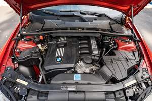 BMW 328i Sports Wagon 2009 d'occasion en bon état, sans réserve, 71 200 miles, 2 propriétaires, moteur 6 cylindres, provenance occidentale, non modifiée - Product Image 6