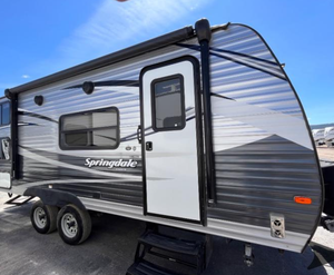 Remolques Air Classic 30 Usados en Buen Estado, Modelos 2017-2019, con Capacidad para 6 Personas, Longitud de 31 pies, 3 Remolques Modernos Impermeables para Campamento, Listos para Enviar - Product Image 2