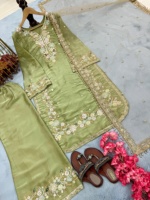 Tissu de pelouse floral A-ligne Salwar Kameez brodé à la main dames robe de soirée Style indien pakistanais fêtes de mariage Slip