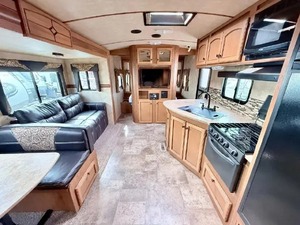 Fournisseur de remorques de camping d'occasion 2016 Cross Roads SUN SETs TRAIL 250 RB à vendre pour le camping - Product Image 5