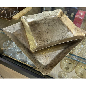 ถาดเสิร์ฟอาหารโลหะทรงสี่เหลี่ยมสำหรับตกแต่งร้านอาหารถาดผลไม้ตกแต่งบ้านหรูหราทำจากเหล็กสีทองพร้อมที่จับไม้ - Product Image 4