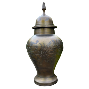 Jarra de Templo de Latón Puro de Alta Calidad con Grabado, Acabado Pulido, Jarra de Templo de Latón Vintage para Decoración de Templos - Product Image 3