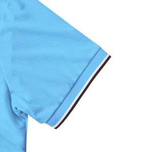 Polo para Hombre en Color Azul Cielo, Diseño Sencillo con Logotipo Bordado - Product Image 5