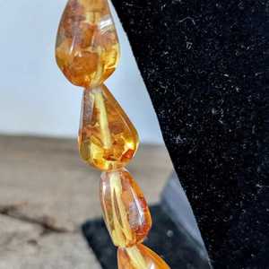 Collier artisanal en résine écologique naturelle, modèle ange personnalisé, glacé - Product Image 3