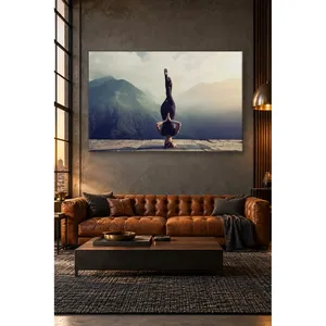 Fida, femme en position de tête en bas, devant des montagnes brumeuses, impression sur toile - Product Image 4