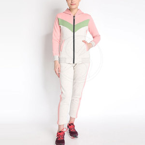 Último diseño Jogging Wear Nueva llegada Mujeres Chándal Ropa de calle Algodón Superventas Mujeres Chándal - Product Image 1