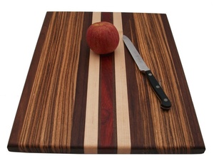 Planche à découper en bois de manguier fabriquée à la main avec du bois dur richement grainé Design de luxe moderne Ustensiles de cuisine écologiques - Product Image 6