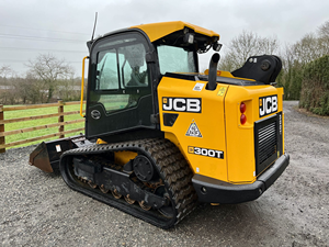 JCB 2TS-7T 300T Compact Track Skid Steer with Eco MAX Engine <b>Side</b> Entry Cab and Bucket Built for Power Durability and Heavy Job - Product Image 3