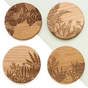 Posavasos Redondos Personalizados Hechos a Mano con Diseño Grabado, de Madera de Mango, para Hogar, Hotel, Restaurante, para Regalos - Manteles y Almohadillas - Product Image 4