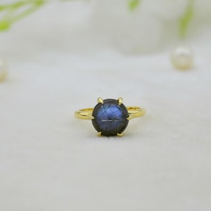 Anillo de compromiso solitario de labradorita de 6 puntas con engaste de garra, chapado en oro sobre plata, estilo vintage, con cabujón de labradorita de 8x8 mm - Product Image 3
