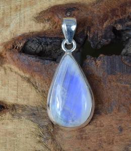 Colgante de Piedra Lunar Arcoíris en Forma de Pera, Joyería Hecha a Mano en Plata de Ley 925, Regalo para Mujer, Elegante y Delicado Collar - Product Image 1