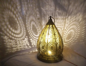 Farol Marroquí Moderno de Metal, Hecho a Mano en India, Decoración de Mesa, Ecológico, para Hogar u Oficina, Última Calidad para Navidad - Product Image 1