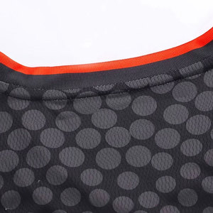 Ensemble d'uniformes de basketball respirants et antibactériens 100 % polyester de haute qualité, personnalisables avec le nom de l'équipe, prix abordable, le meilleur choix - Product Image 4