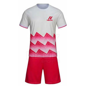 Uniforme de football sur mesure de haute qualité, respirant et à séchage rapide, fabriqué au Pakistan, pour les joueurs. - Product Image 2